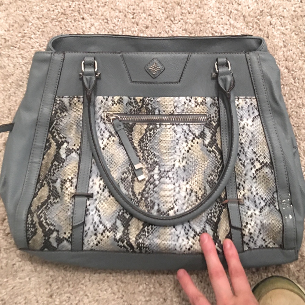 Simply Vera Sage snake satchel🌺❤️ - Picture 4 of 15